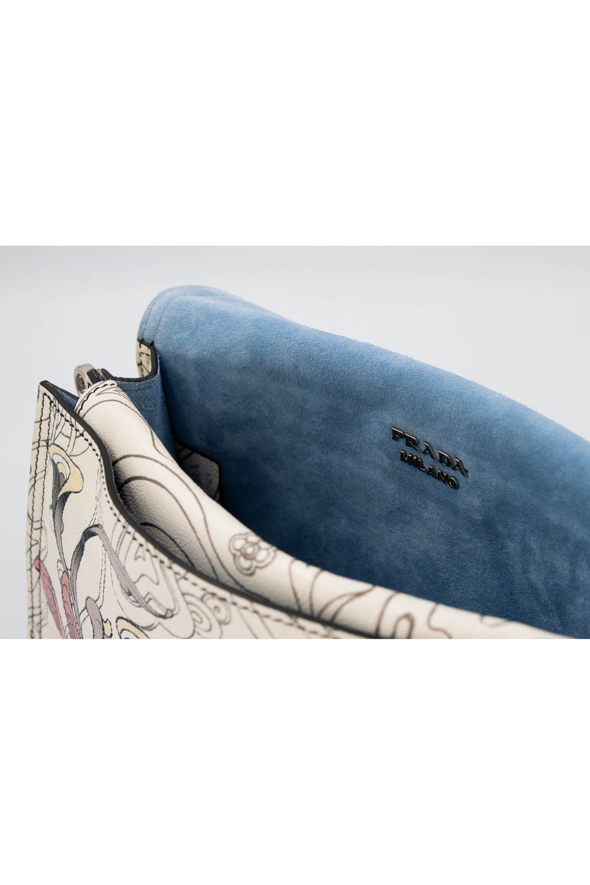 Prada x James Jean Etiquette Bunny Print Cream Purse 2018 Size M