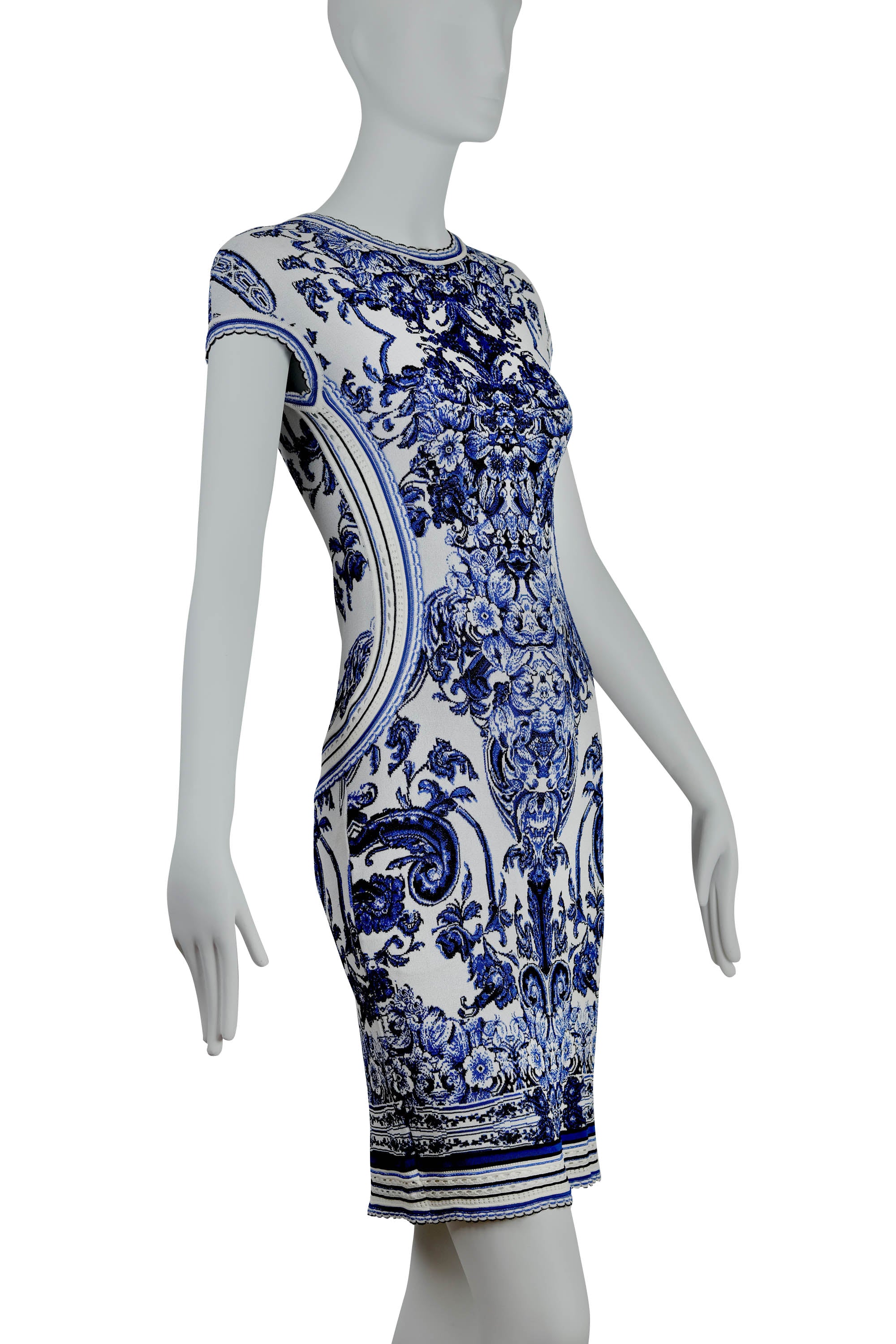 Roberto Cavalli Blue and White Fine China Print Dress 40/4 - Foxy Couture Carmel Roberto Cavalli Blue and White Fine China Print Dress 40/4 - Foxy Couture Carmel