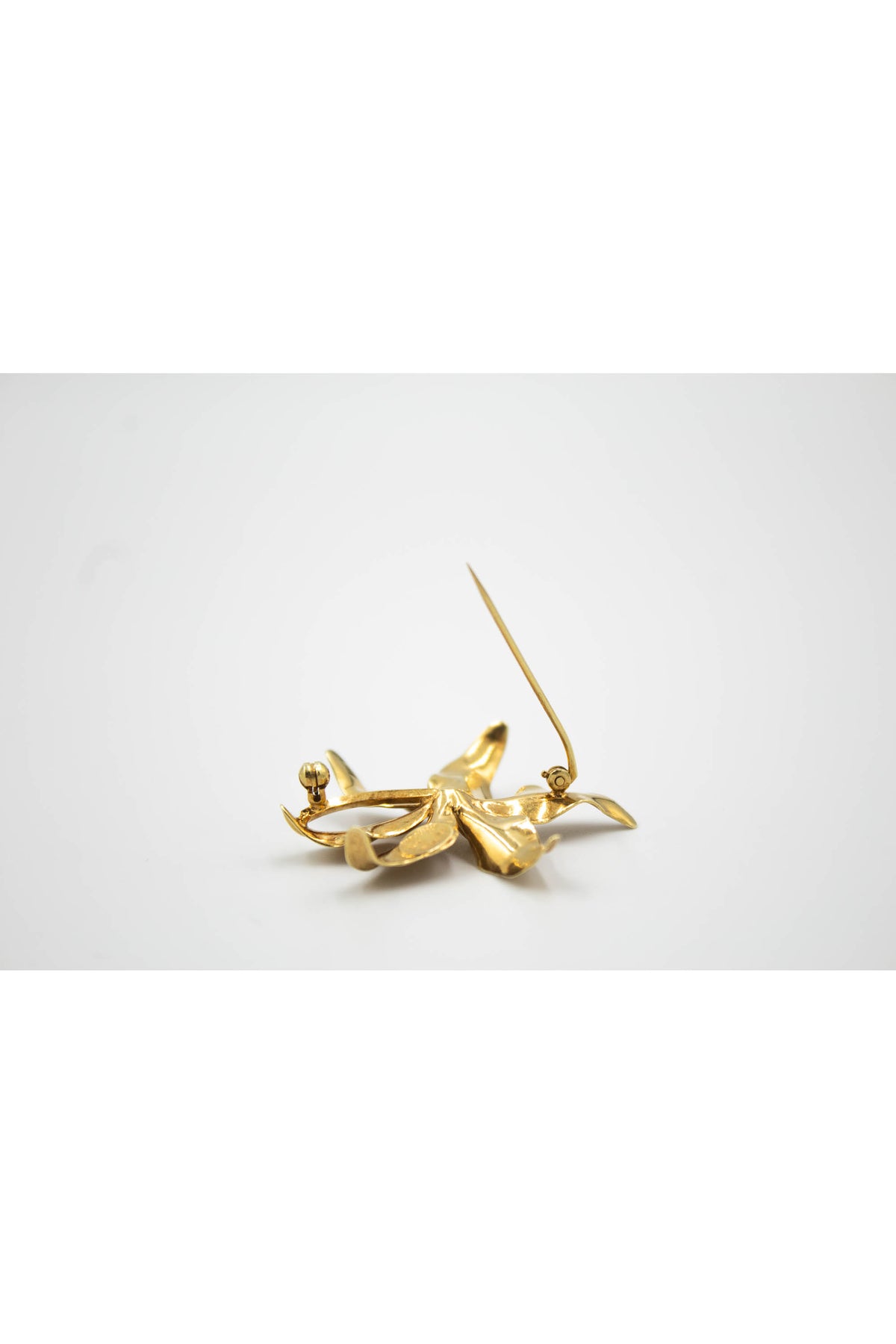 Tiffany & Co. 14k Gold Etched Flower Brooch