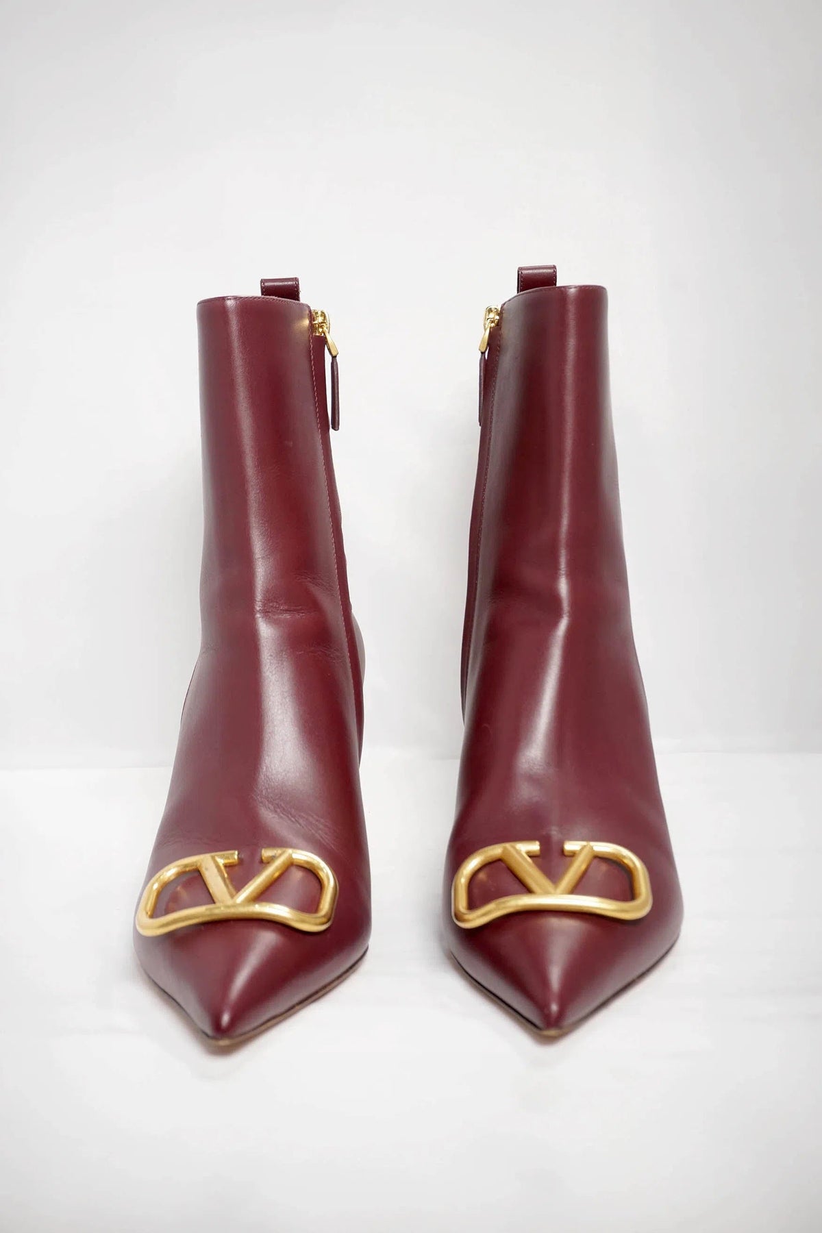 Valentino Size 39 Burgundy V Logo Stiletto Boots