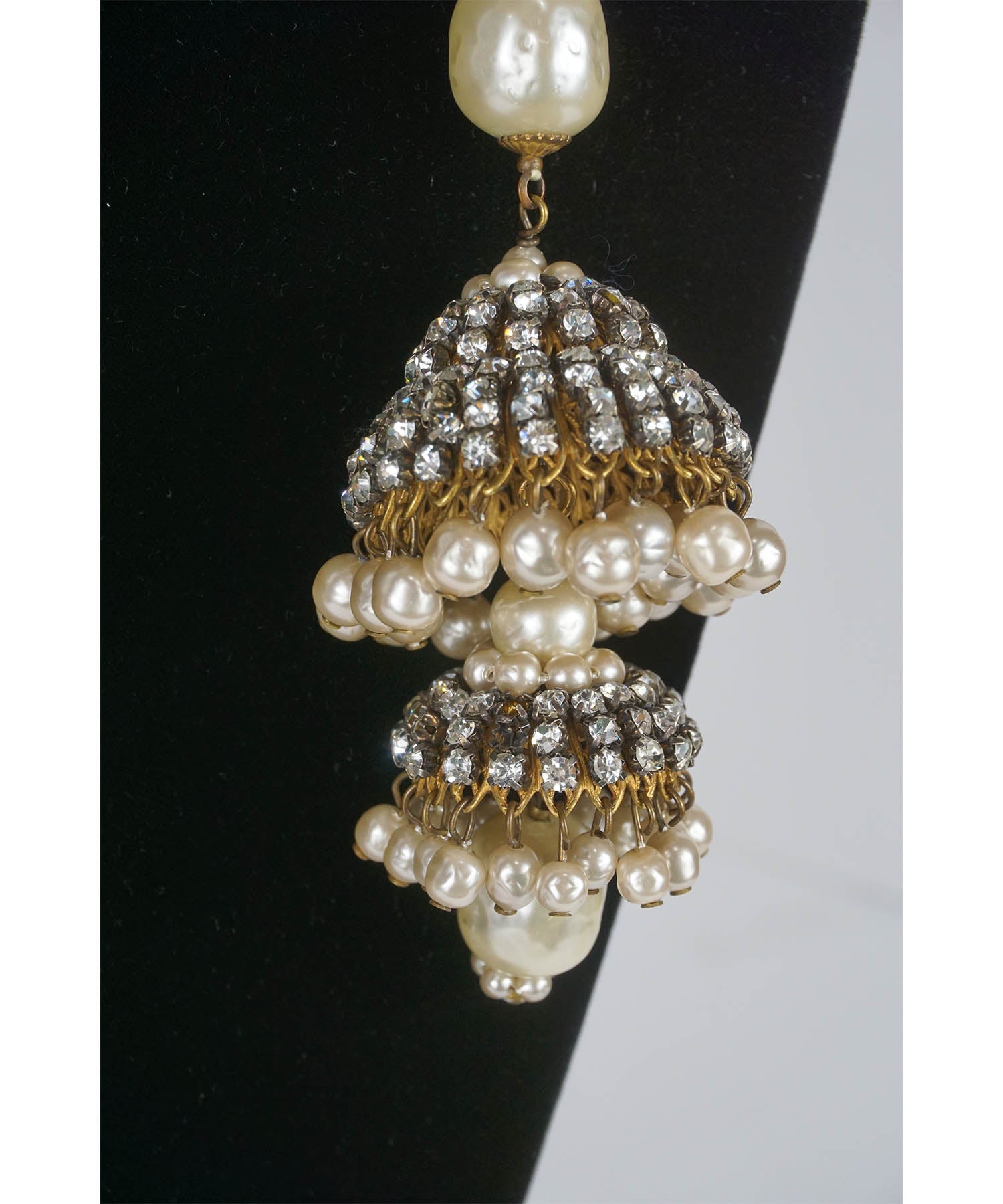 Vintage 1940s Pearl & Crystal Lariat Necklace - Foxy Couture Carmel