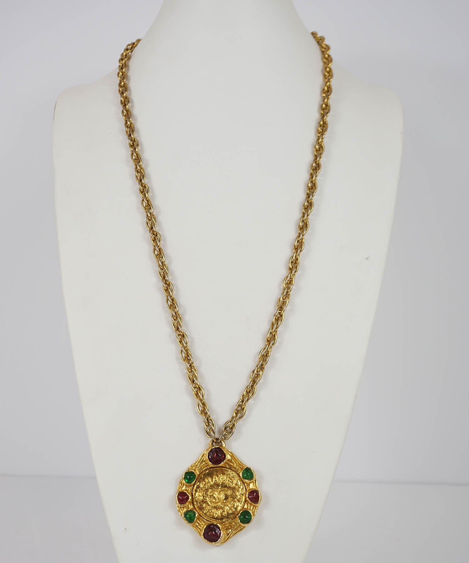 Chanel Vintage 1970s Gripoix Pendant Necklace
